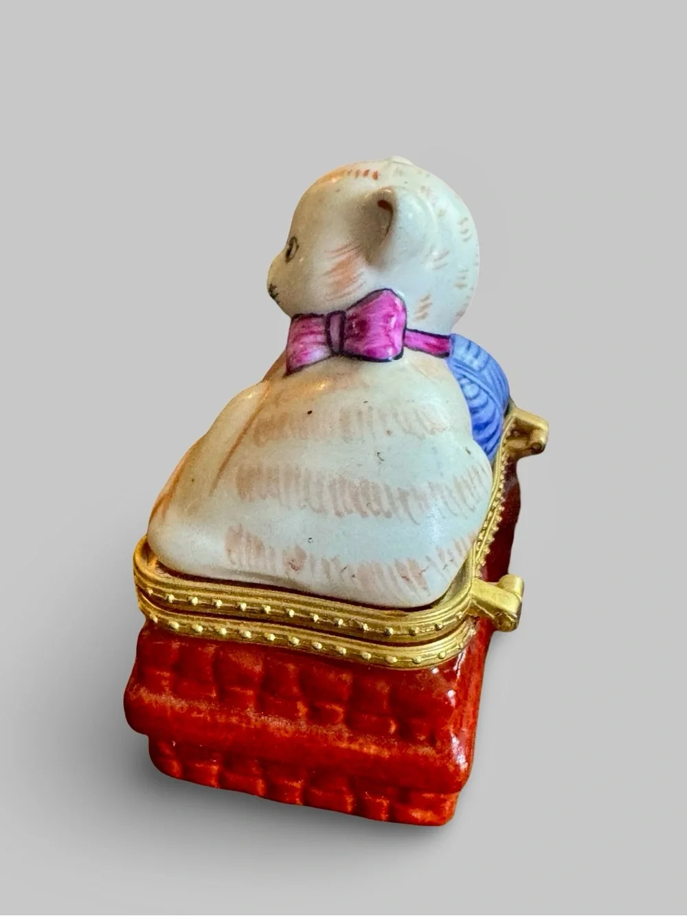 Decorative White Cat Trinket Box with Pink Collar and Red Base